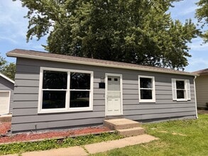 Building Photo - Spacious Rock Island Home with Yard and Garage!