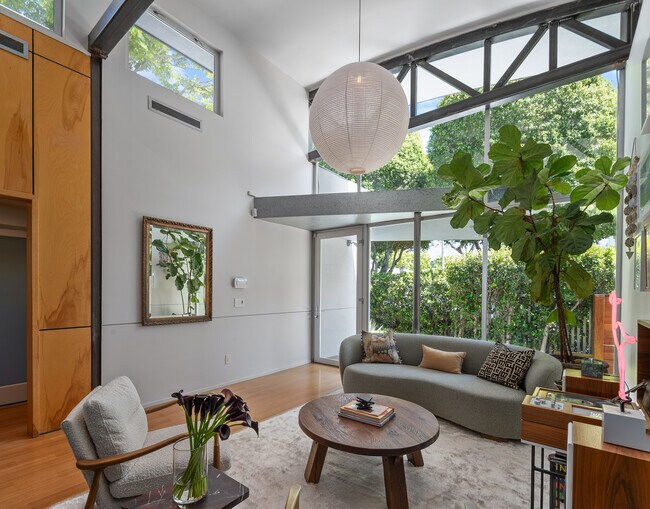 Building Photo - 8735 Dorrington Ave