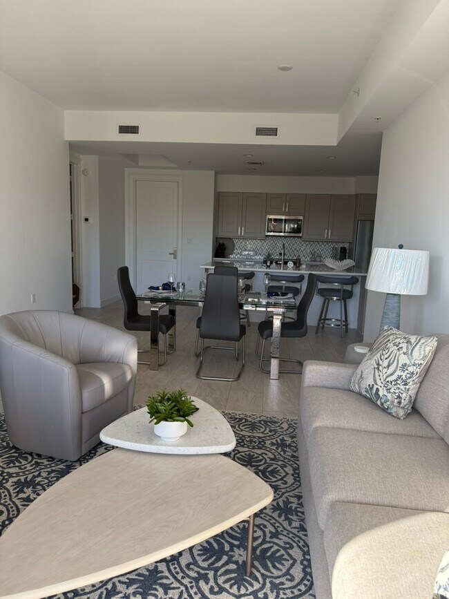 Building Photo - 1111 Central Ave