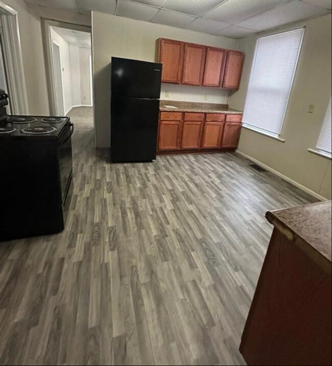 Building Photo - 2429 2nd Ave