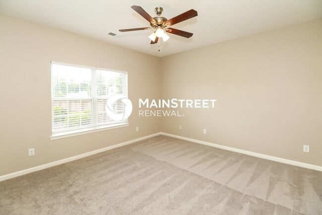 Building Photo - 4 Bedroom Pet-Friendly Home in Stockbridge, GA with Main Street Renewal