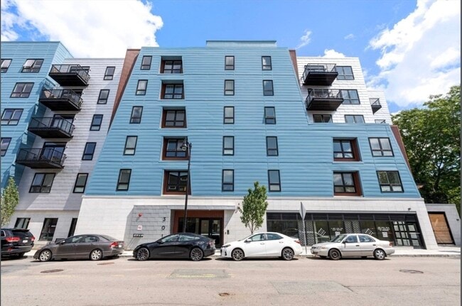 Building Photo - 301 Border St