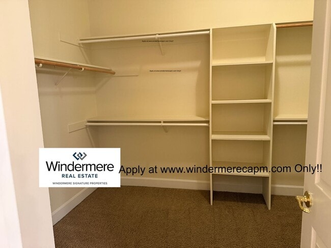 Building Photo - Welcome Home To This Well Maintained Immaculate Westlake Gated Community HOME!