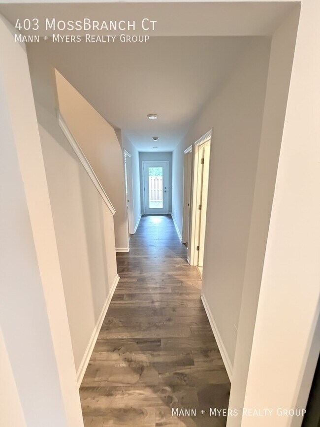 Building Photo - 403 Moss Branch Ct