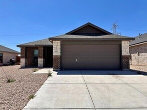 Building Photo - 5817 Settler Ave