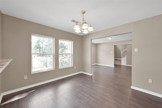 Building Photo - 696 Ravensworth Dr