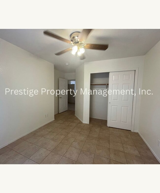 Building Photo - Charming All Tile 4/2 Rita Ranch Home
