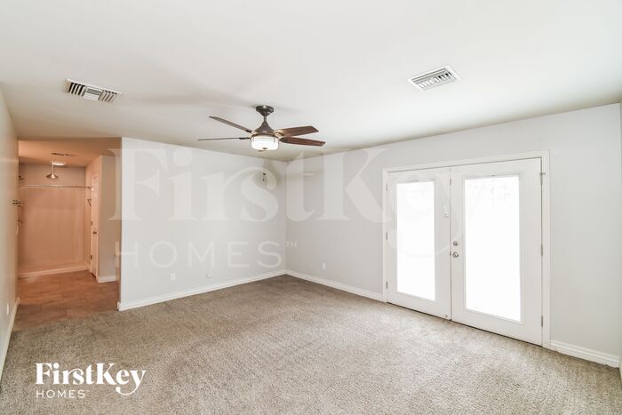 Building Photo - 1520 W Bentley St