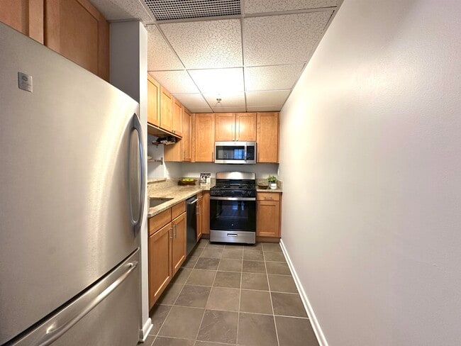 Building Photo - 227 Christopher Columbus Dr