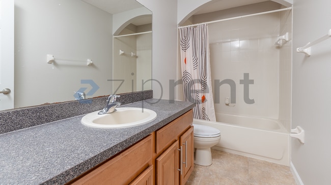 Building Photo - 16703 Cedar Crest Dr