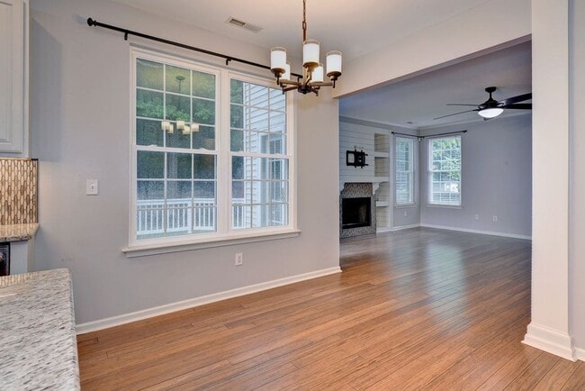 Building Photo - Spacious Home on Wooded Lot!