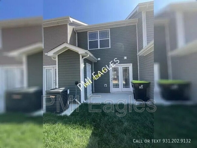 Building Photo - 235 Woodland Vly Ln