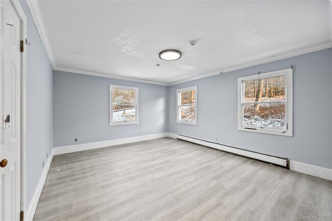 Building Photo - 996 Haverstraw Rd