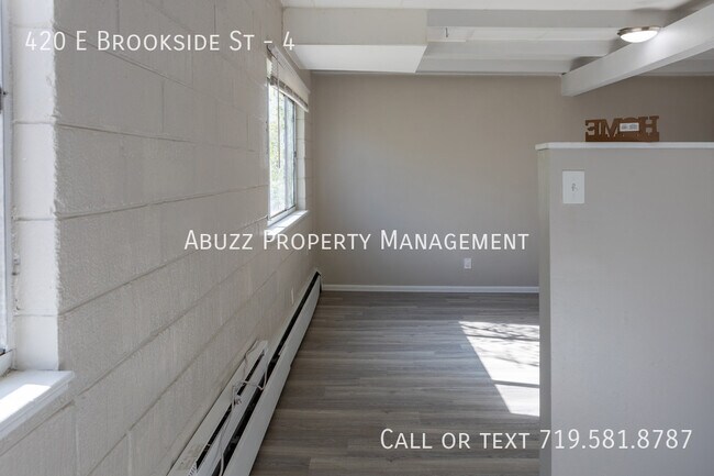 Building Photo - Brookside
