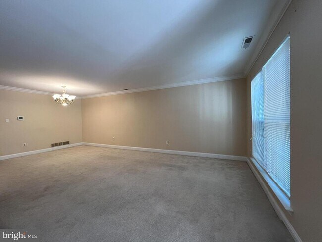 Building Photo - 243 Copper Beech Dr