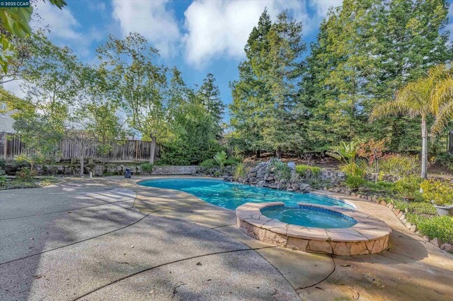 Building Photo - 4719 Golden Bear Dr