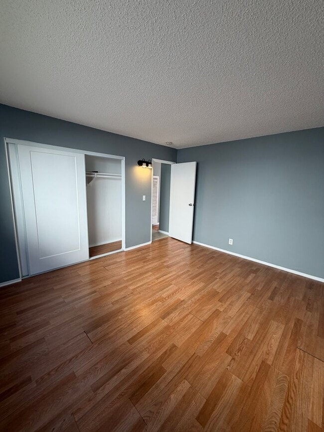 Building Photo - Picadilly Way