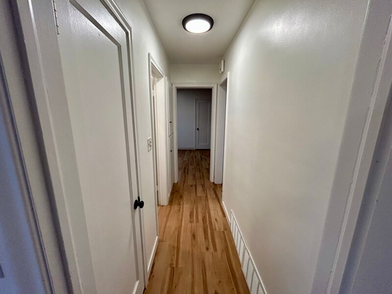 Building Photo - 326 Gregson Ave S