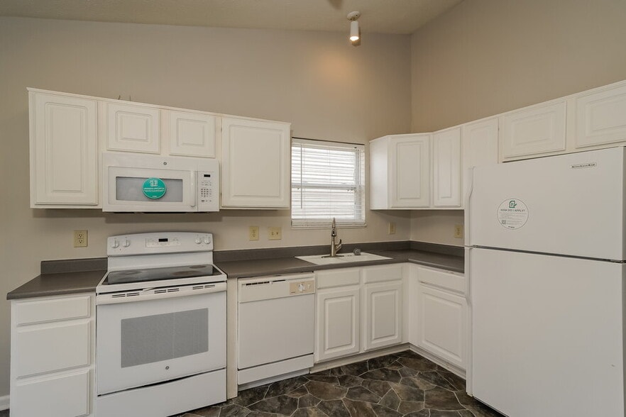 Building Photo - 6452 Oyster Key Ln
