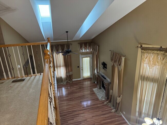 Building Photo - 916 Bluebell Cir