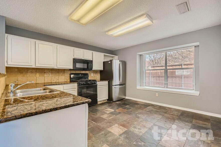 Building Photo - 1417 Baker Dr