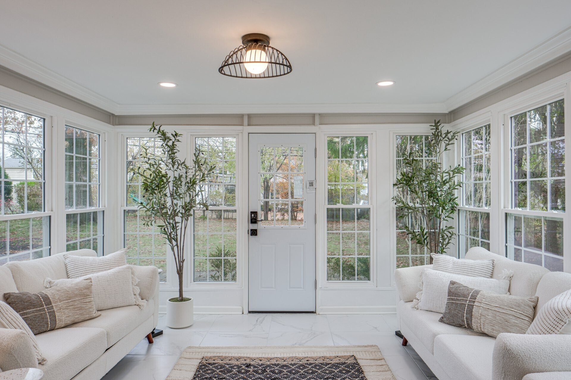 Building Photo - 24039 Shelburne Rd