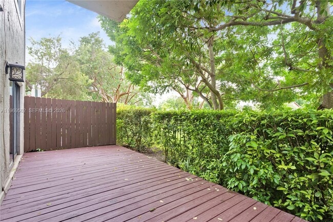 Building Photo - 10450 SW 154th Ct