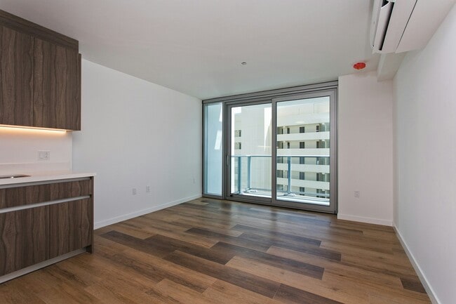 Building Photo - 1500 Rycroft St