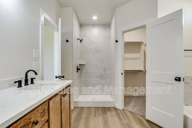 Building Photo - 8329 NW 163rd Ter