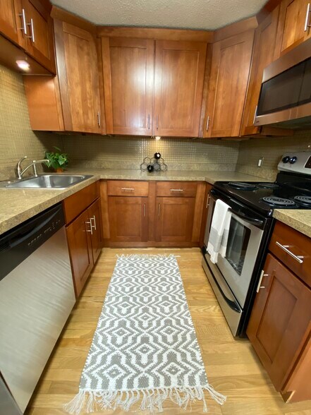 Building Photo - 3 Silvestri Cir