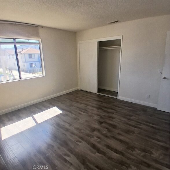 Building Photo - 509 E Ave Q-2