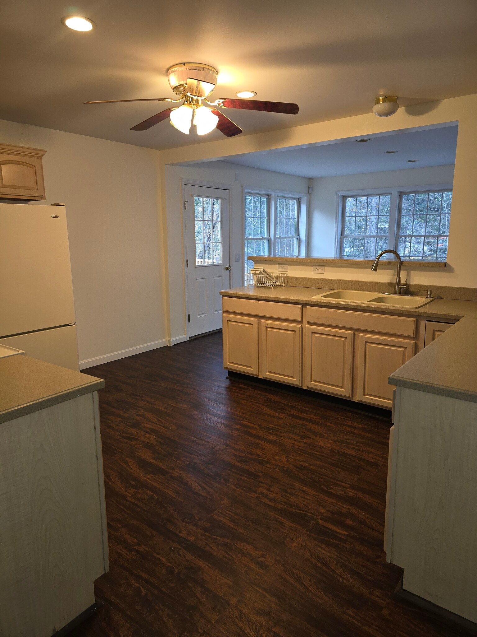 Kitchen - 571 US Route 4