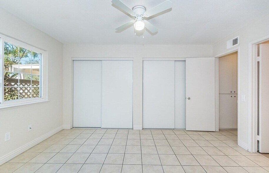 Building Photo - 13739 Sylmar Dr
