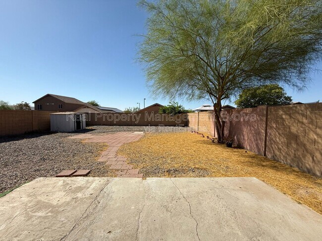 Building Photo - 22621 W Yavapai St