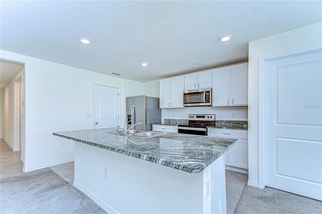 Building Photo - 38255 Sonnet Landing Ave