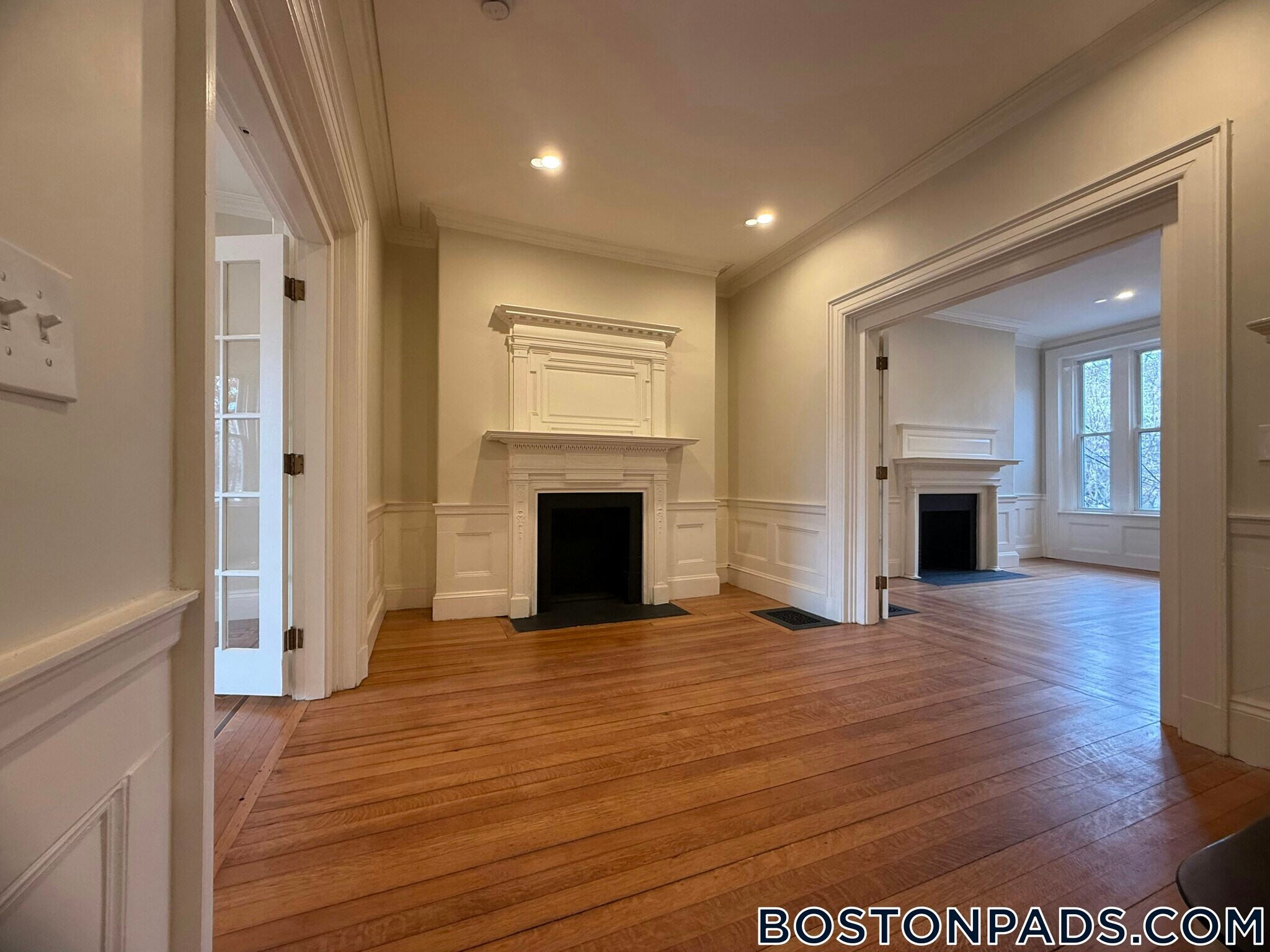 Building Photo - 1726 Beacon St