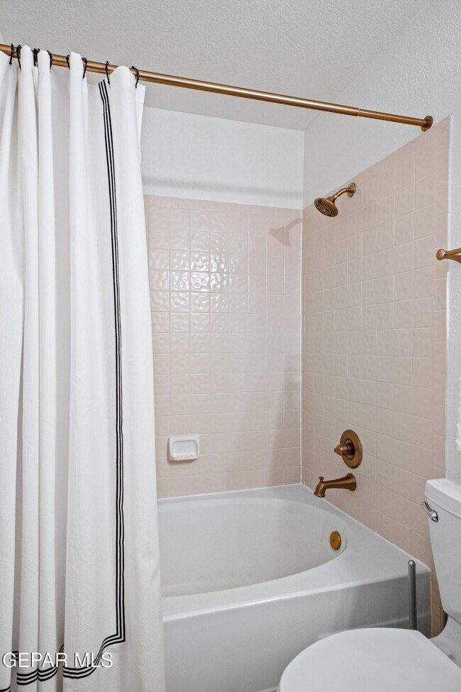 Building Photo - 12120 Desert Quail Ave