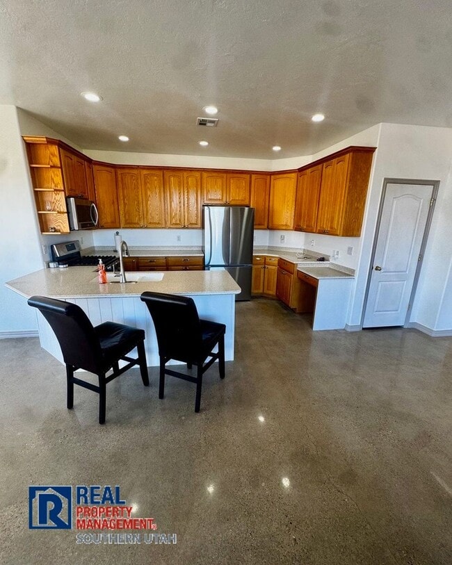 Building Photo - 179 Oasis Dr