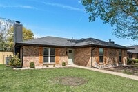 Building Photo - 1933 Garden Crest Ln