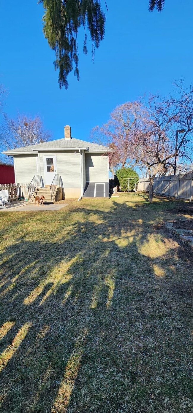 Building Photo - 113 Bresland Ct