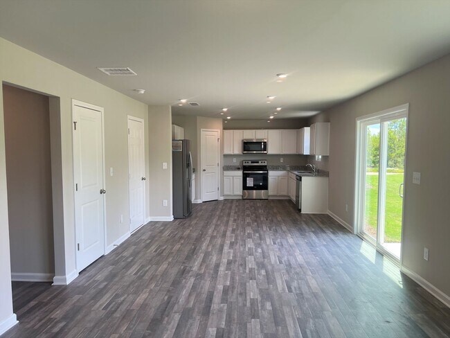 Building Photo - Wonderful Home in The Highlands