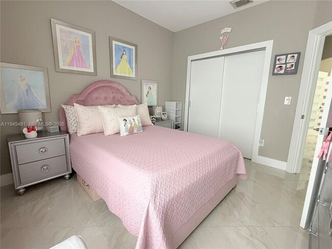 Building Photo - 8737 NW 168th Ln