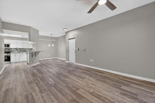 Building Photo - 3022 Alcazar Pl