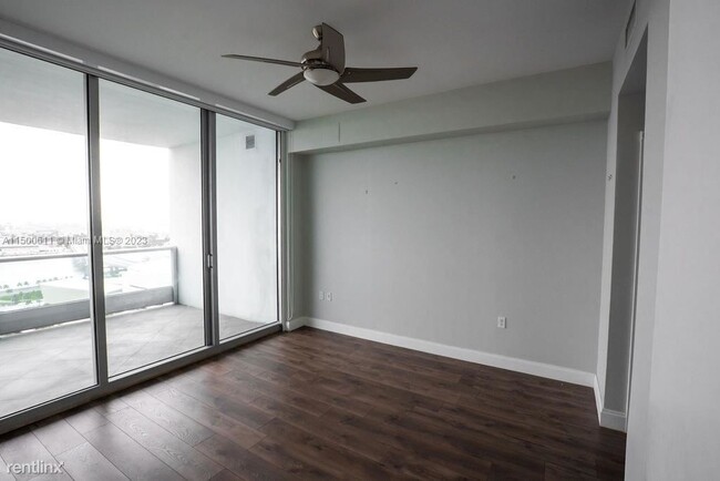 Building Photo - 1 br, 2 bath Condo - 900 Biscayne Blvd Apt...