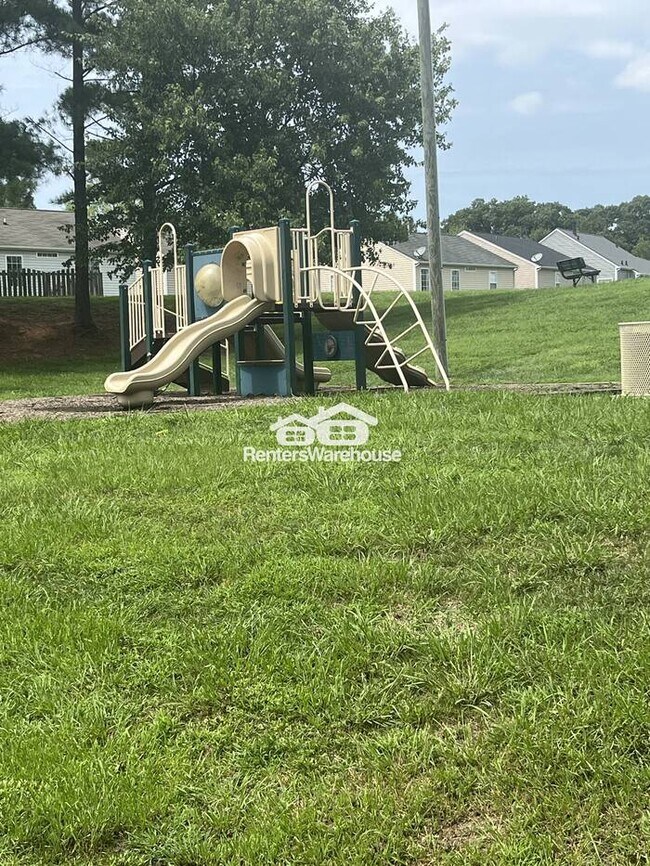 Building Photo - Welcome to this recently updated charming 3 bedroom, 2.5 bathroom home located in desirable Coventry