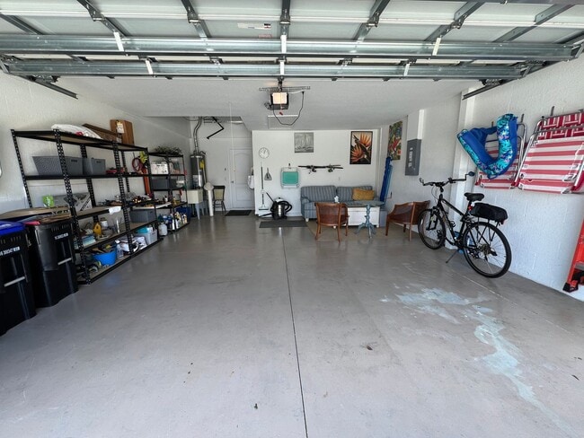 Building Photo - Short Term Rental ** Available 10/1/25 ** ...