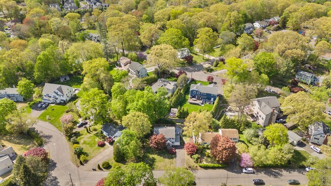 Primary Photo - 14 Meadowpark Ave N