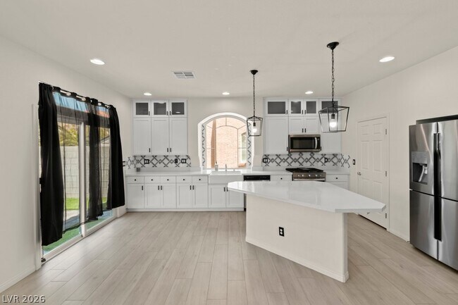 Building Photo - 10597 Aphrodite St