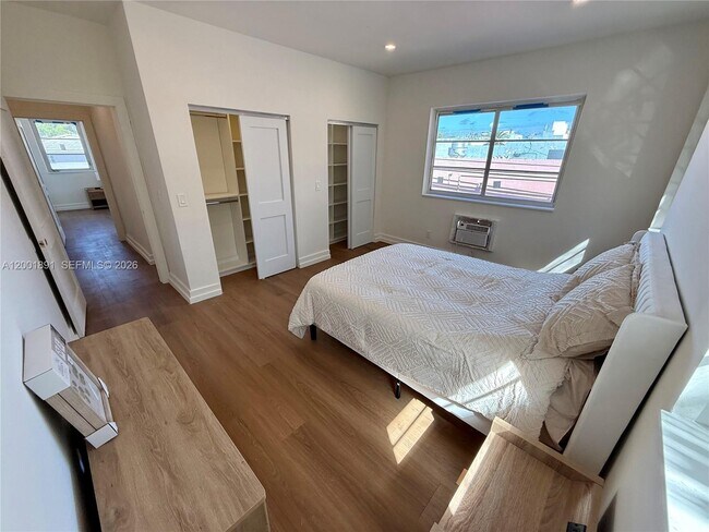 Building Photo - 1535 West Ave