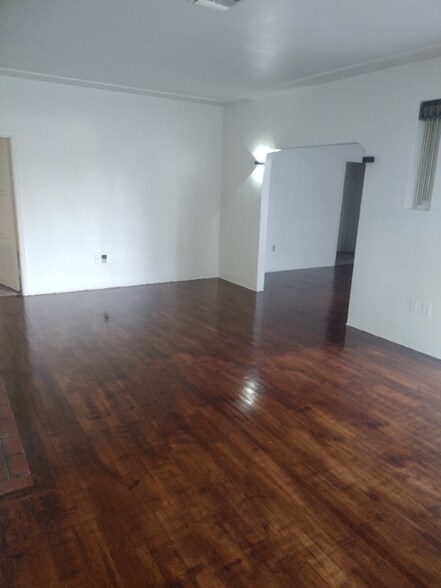 Building Photo - 148 W 34th St